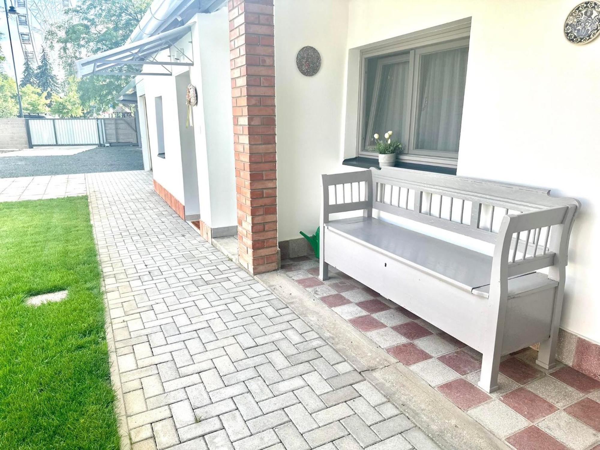 Tuenderkert Apartman Gyula Luaran gambar