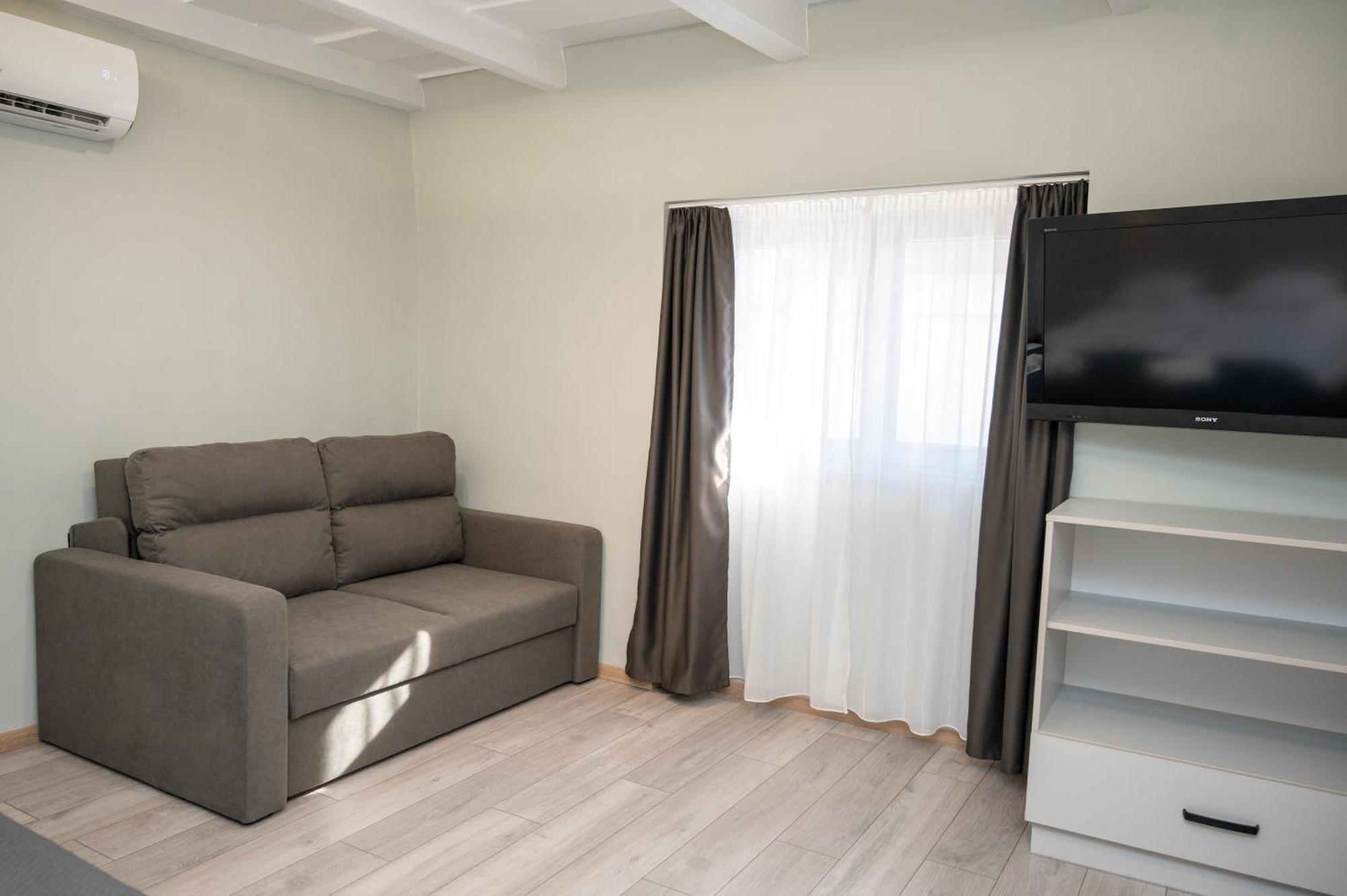 Tuenderkert Apartman Gyula Luaran gambar