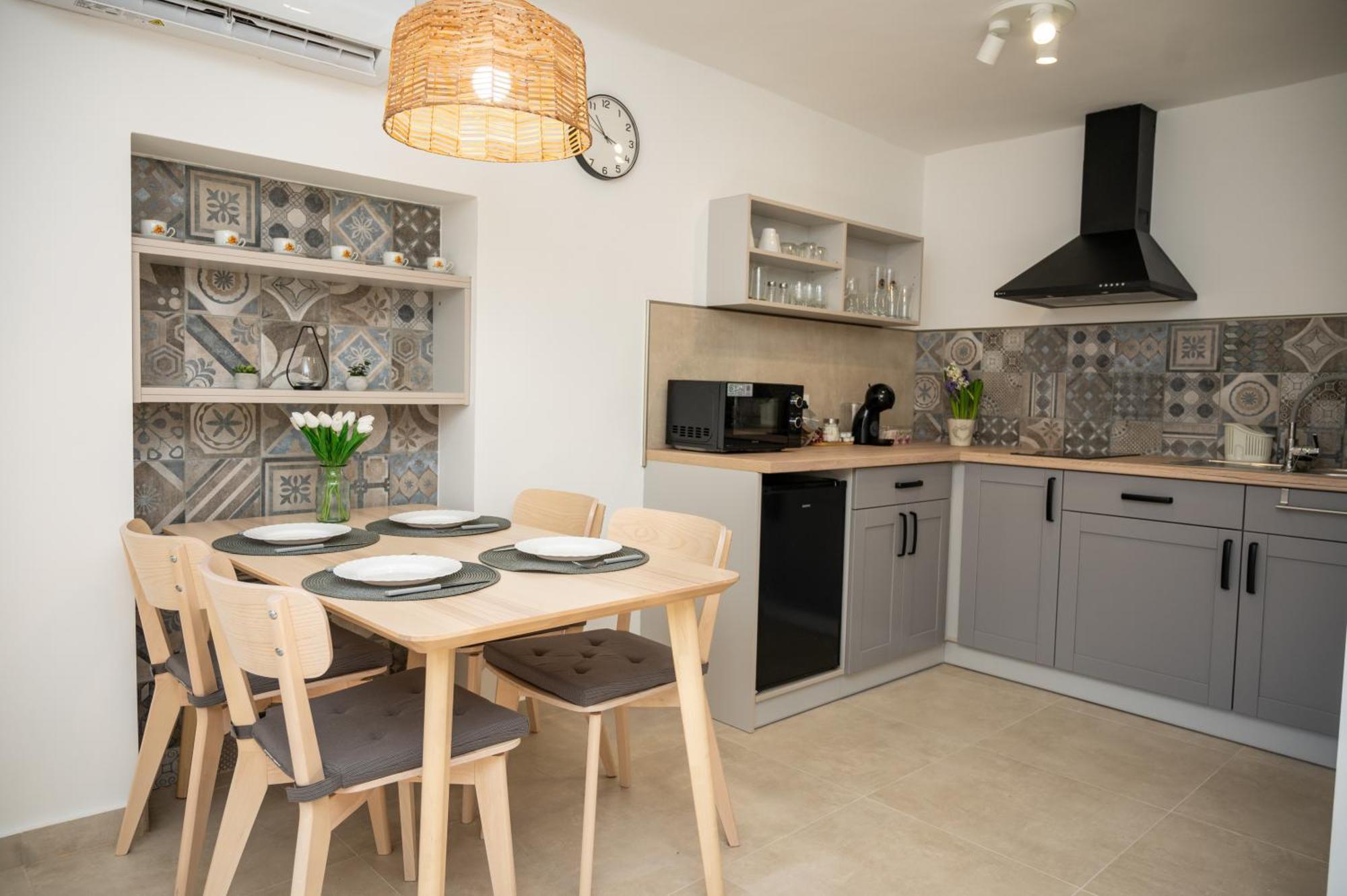Tuenderkert Apartman Gyula Luaran gambar