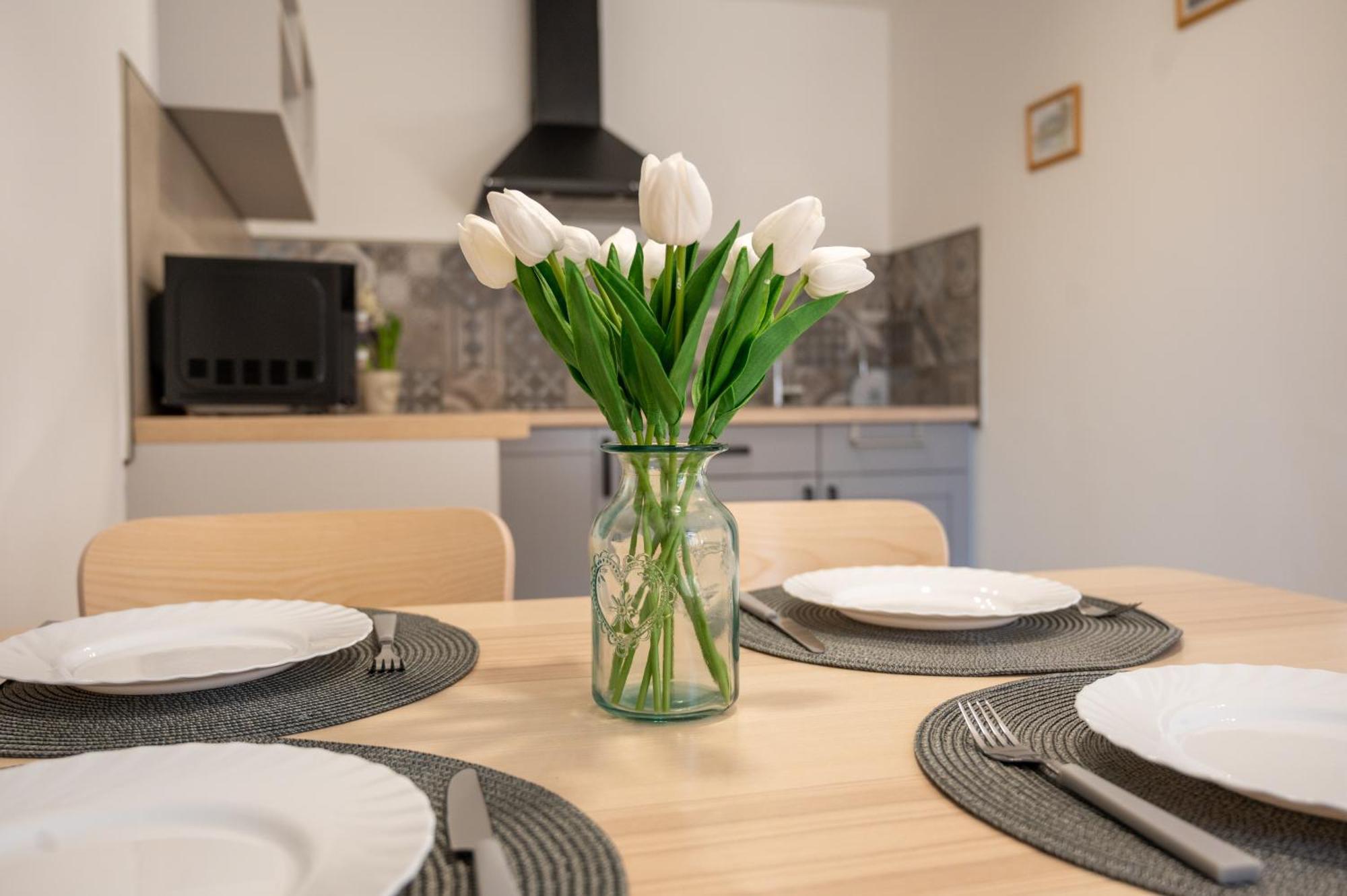 Tuenderkert Apartman Gyula Luaran gambar